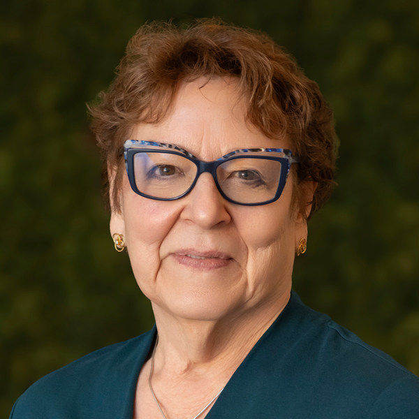2025 First Call Headshot Number 3 Dsc 1496 5x7 Moira Mackenzie R Circle